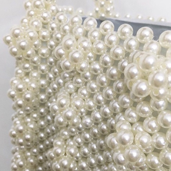 SOLD | White Beaded Pearl Bucket Bag - Picture 6 of 7